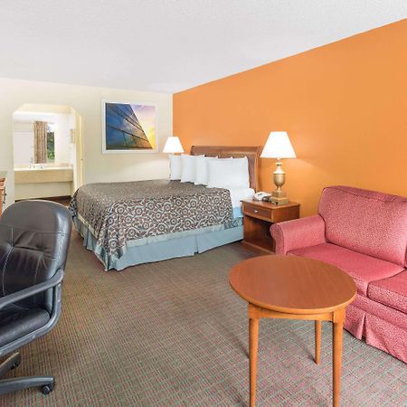 Days Inn By Wyndham Orangeburg South Εξωτερικό φωτογραφία