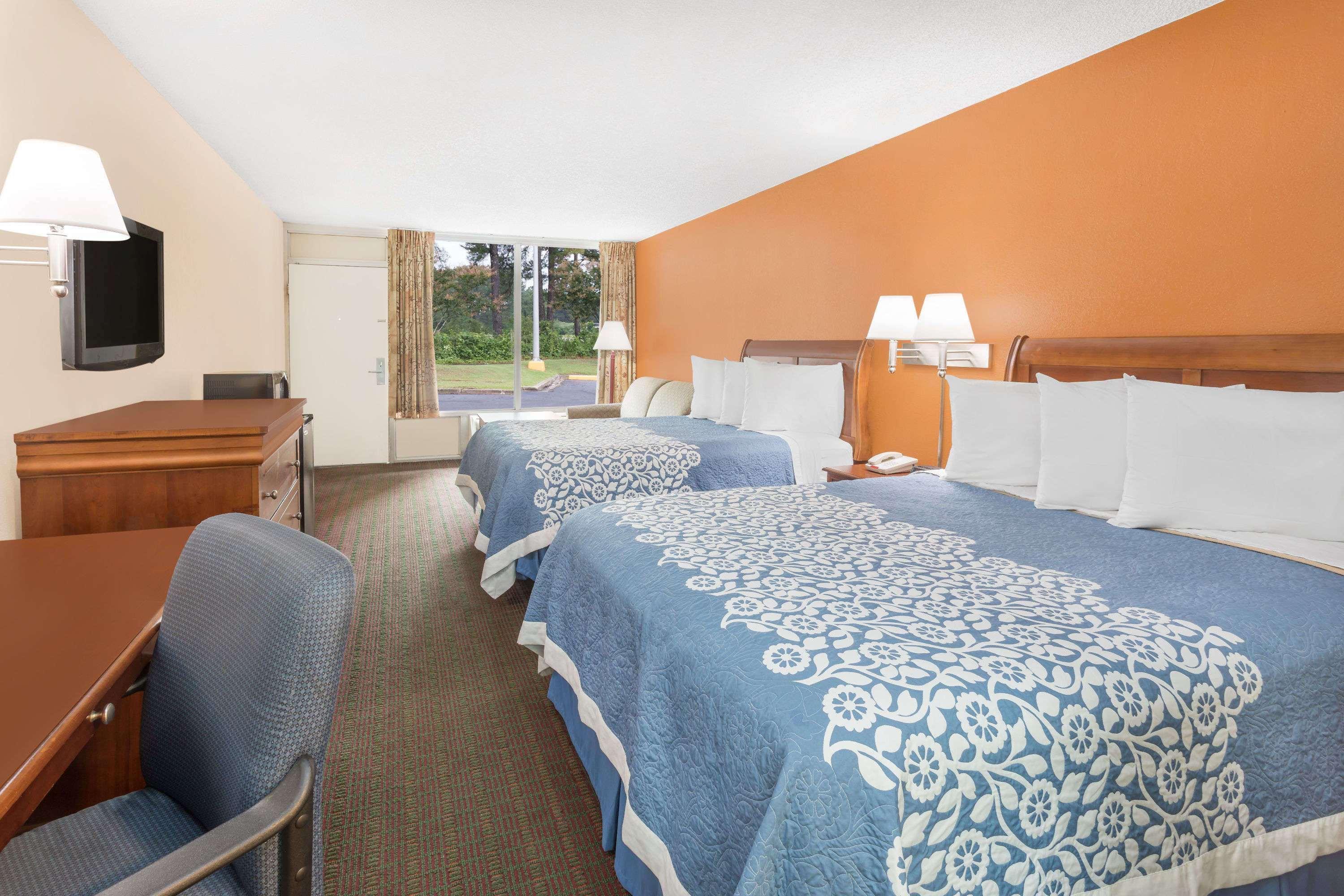 Days Inn By Wyndham Orangeburg South Εξωτερικό φωτογραφία